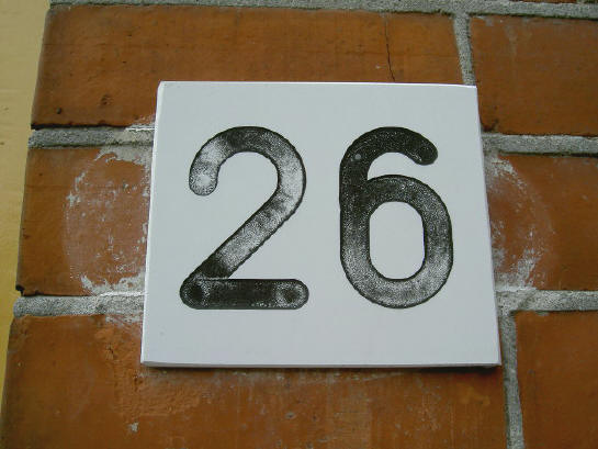 los van Ontmoedigd zijn Blij huisnummers langs de lage der a 26 - 33 - moors magazine